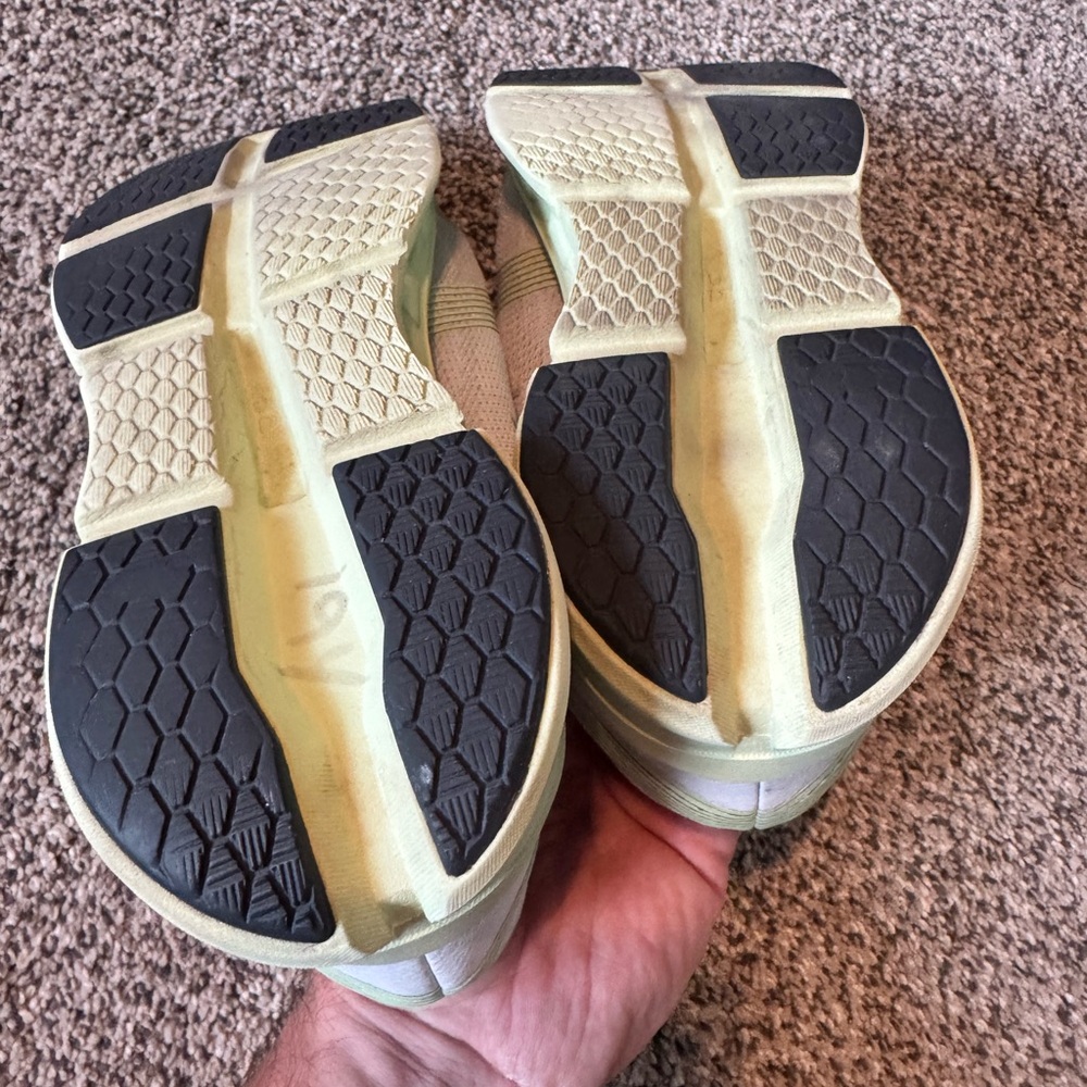On Running Cloudgo Women's Trainers-White Meadow Size W9 - Picture 3 of 5